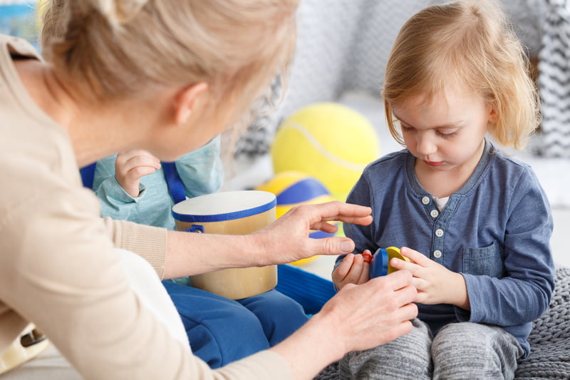 educatrice de jeunes enfants. istock 15